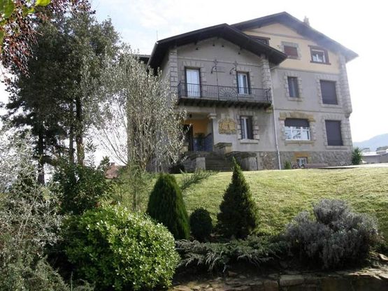 Residencia Lombardía fachada 2